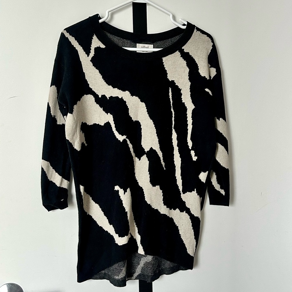 Wilfred Balzac Sweater in Black and White